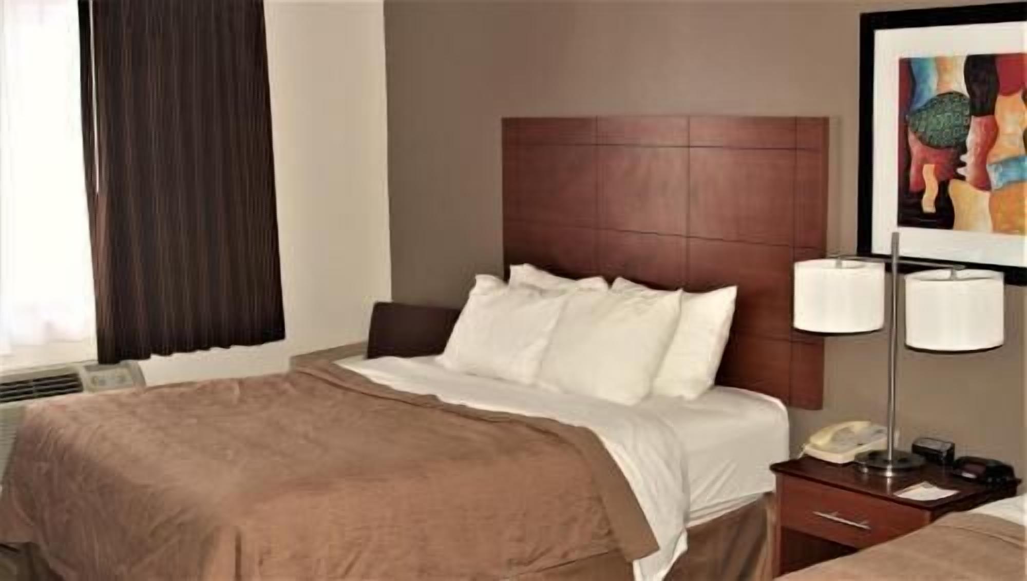 In-room safe, desk, iron/ironing board, free WiFi