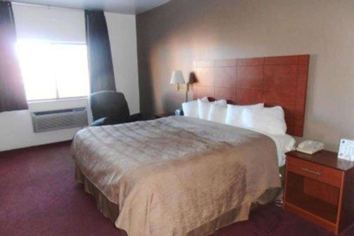 In-room safe, desk, iron/ironing board, free WiFi