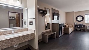 Standard Room, 2 Queen Beds, Non Smoking, Refrigerator & Microwave (with Sofabed) - SureStay Plus Hotel by Best Western Kearney Liberty North (Kearney)