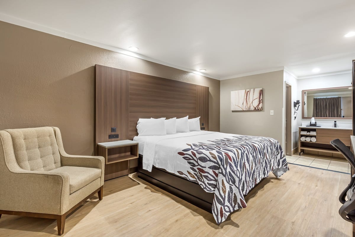 Desk, laptop workspace, iron/ironing board, Internet