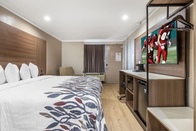 Desk, laptop workspace, iron/ironing board, Internet