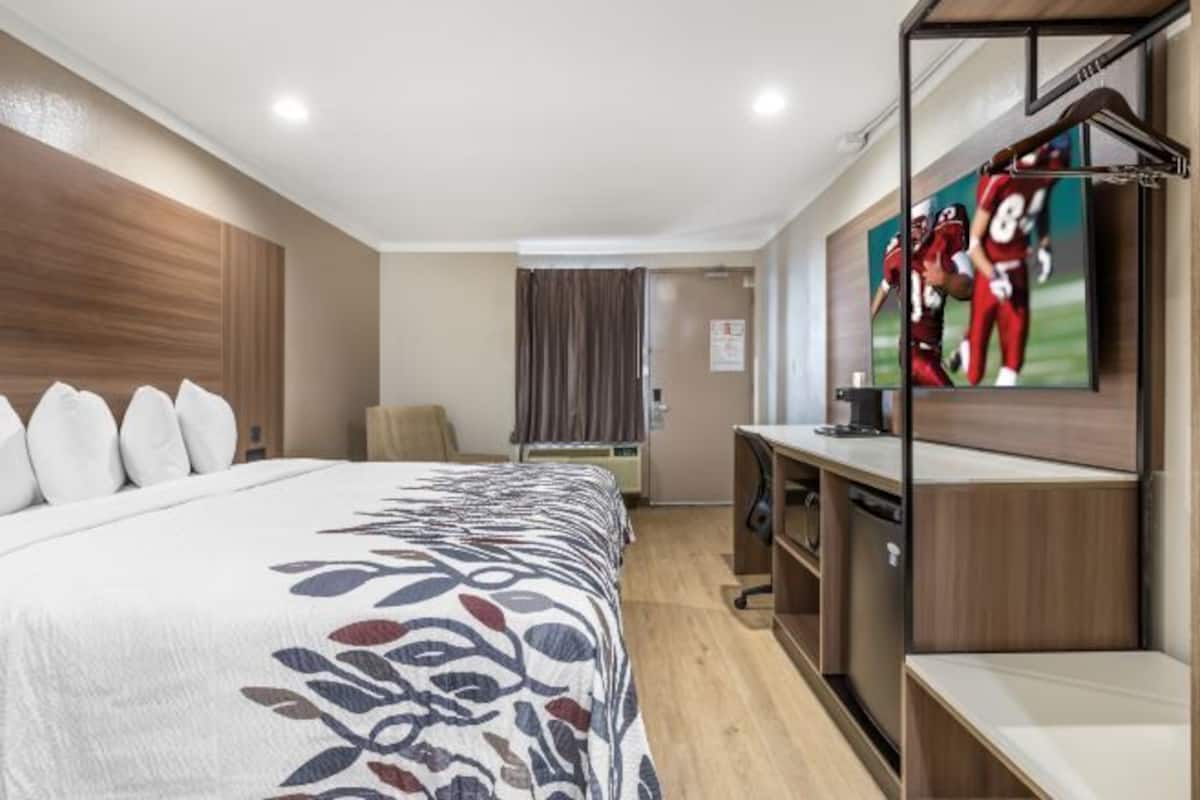 Desk, laptop workspace, iron/ironing board, Internet