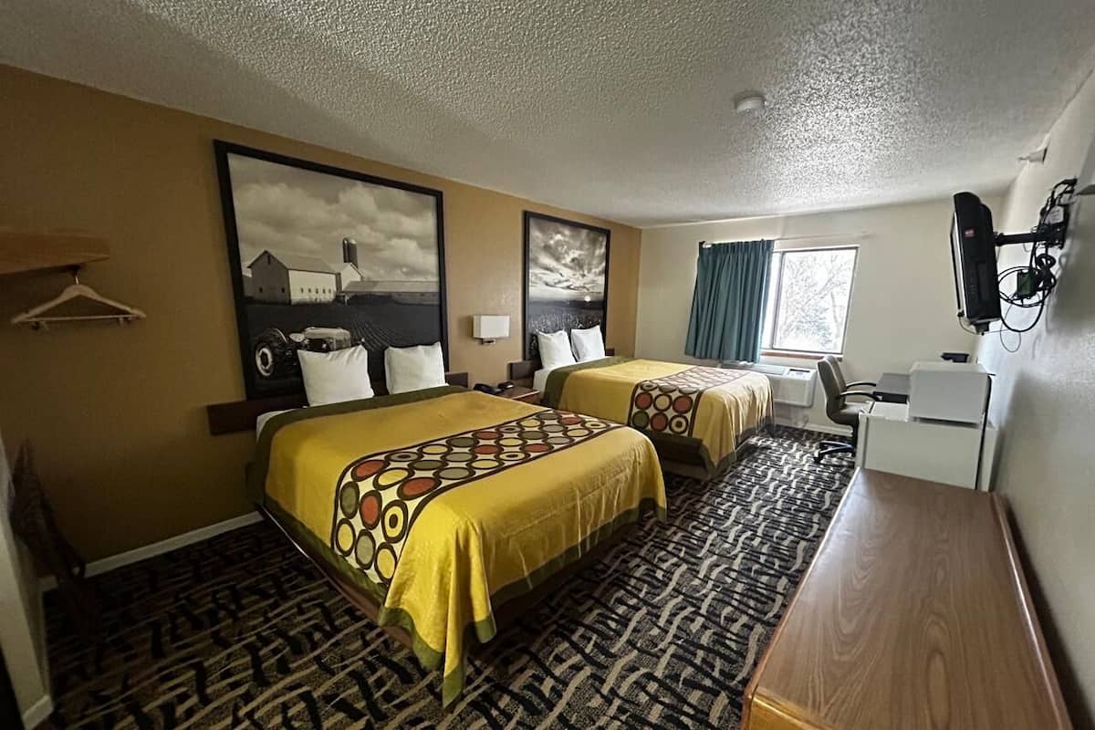 2 Queen Beds Non-Smoking