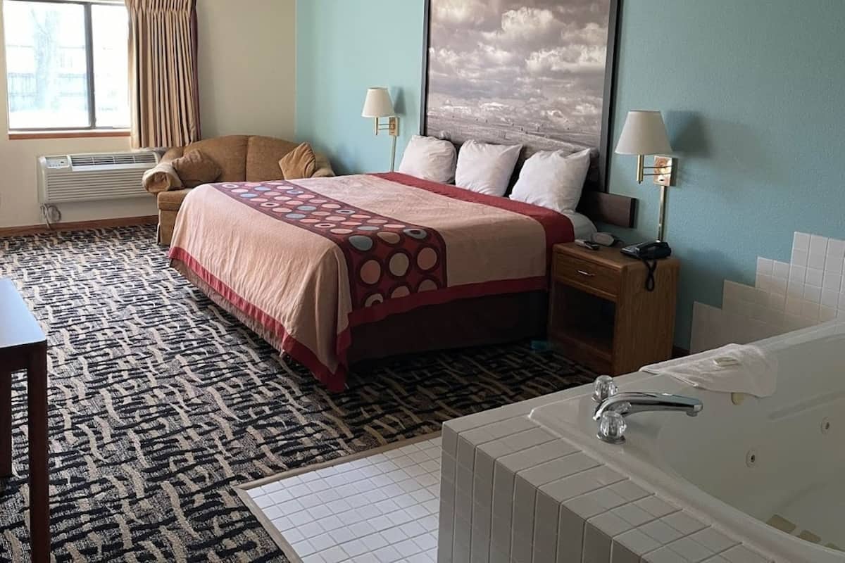 King Bed with Jetted Tub