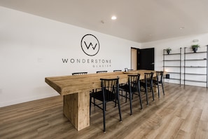 Lobby - Wonderstone at Glacier (Columbia Falls)