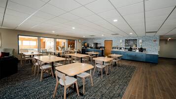 Petit déjeuner buffet compris tous les jours