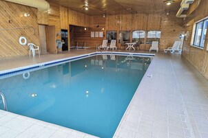 Una piscina cubierta