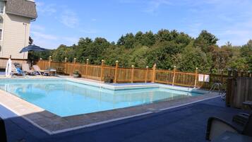 Seasonal outdoor pool, sun loungers