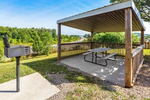 Área de parrillas y picnic