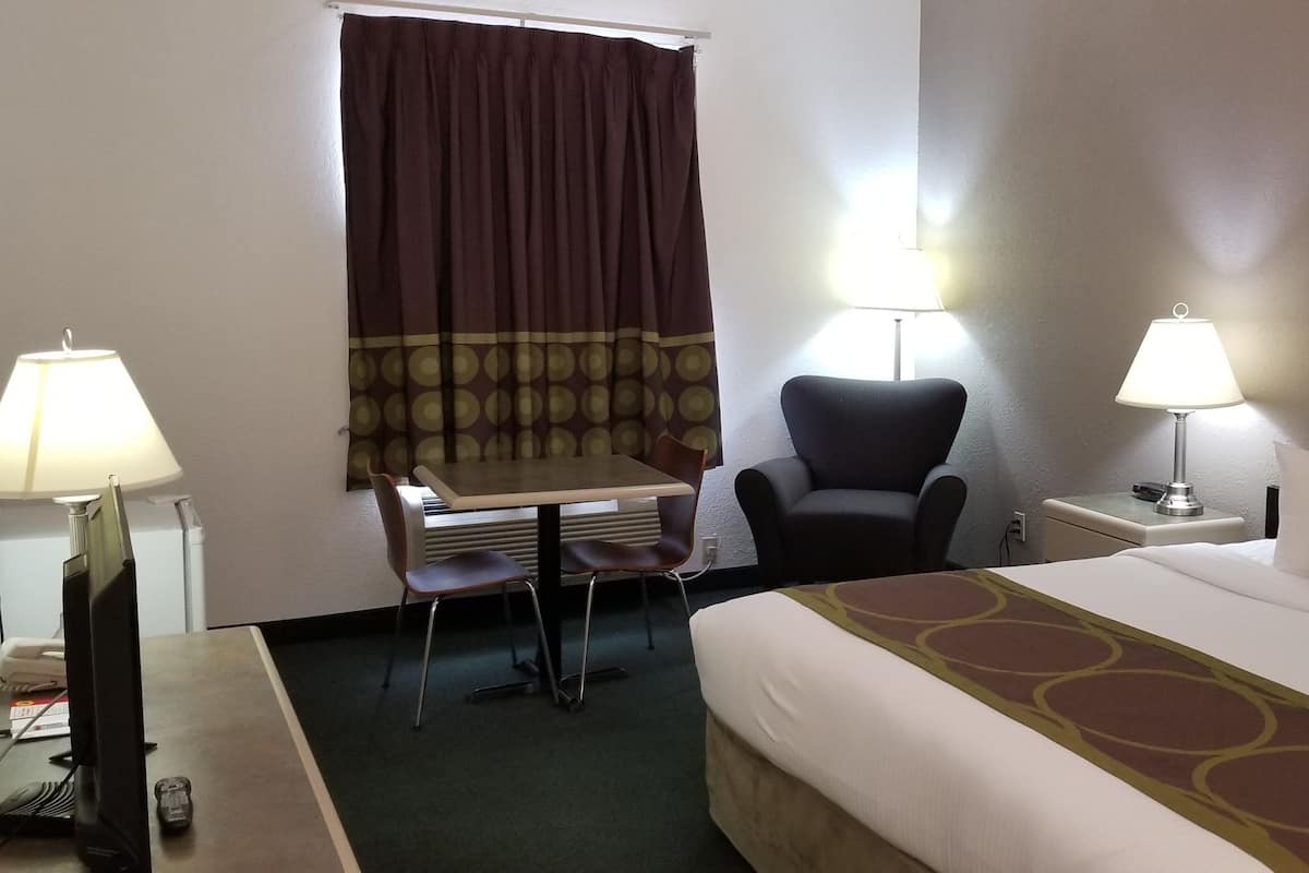 Standardzimmer, 1 King-Bett | Verdunkelungsvorhänge, Bügeleisen/Bügelbrett, kostenloses WLAN