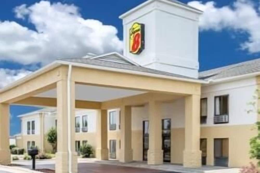Super 8 by Wyndham Clemmons/Bermuda Run/Winston-Salem I-40