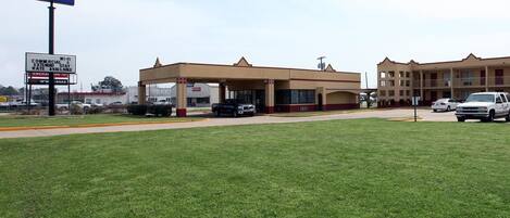 Façana frontal de l'allotjament