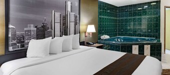 Super 8 by Wyndham Ambassador Bridge Windsor ON