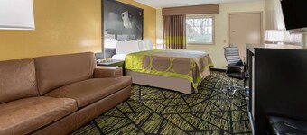 Super 8 by Wyndham Wooster