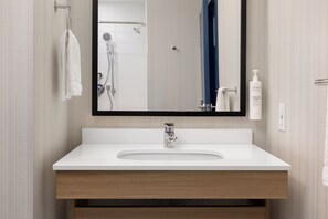 Amenidades de baño ecológicas, secadora de cabello, toallas, jabón 