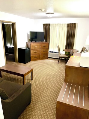 Studiosuite, 1 Queen-Bett, Nichtraucher | Wohnbereich