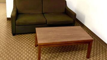 Deluxe Studio Suite, 1 Queen Bed with Sofa bed, Non Smoking