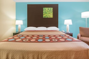 Standard Room, 1 King Bed | Desk, free cots/infant beds, free rollaway beds, free WiFi
