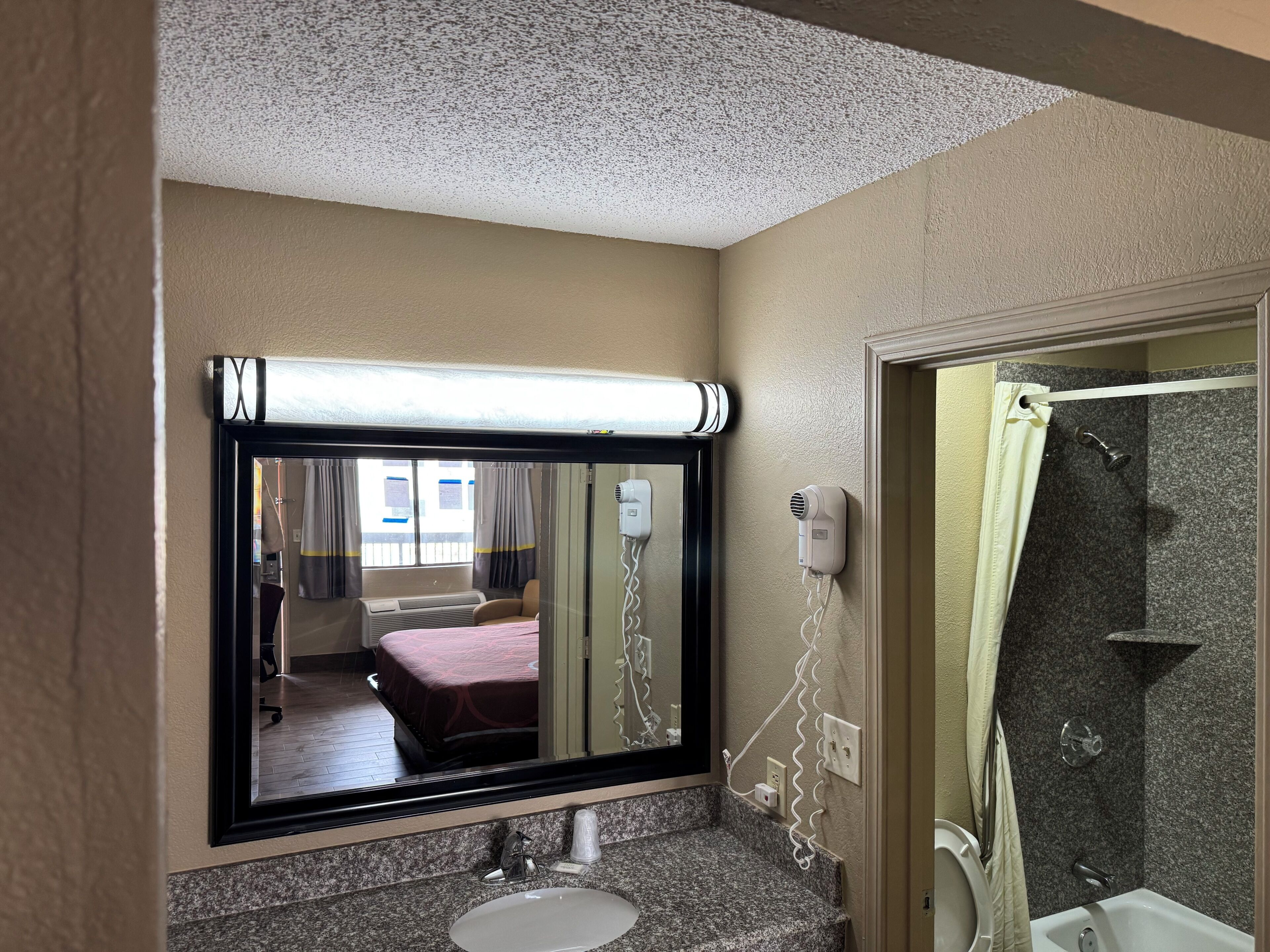 Photo - Super 8 by Wyndham Tulsa - Route 66