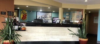 Super 8 by Wyndham Tulsa
