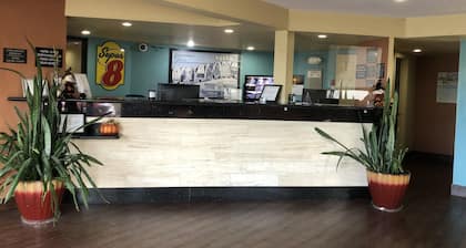 Super 8 by Wyndham Tulsa