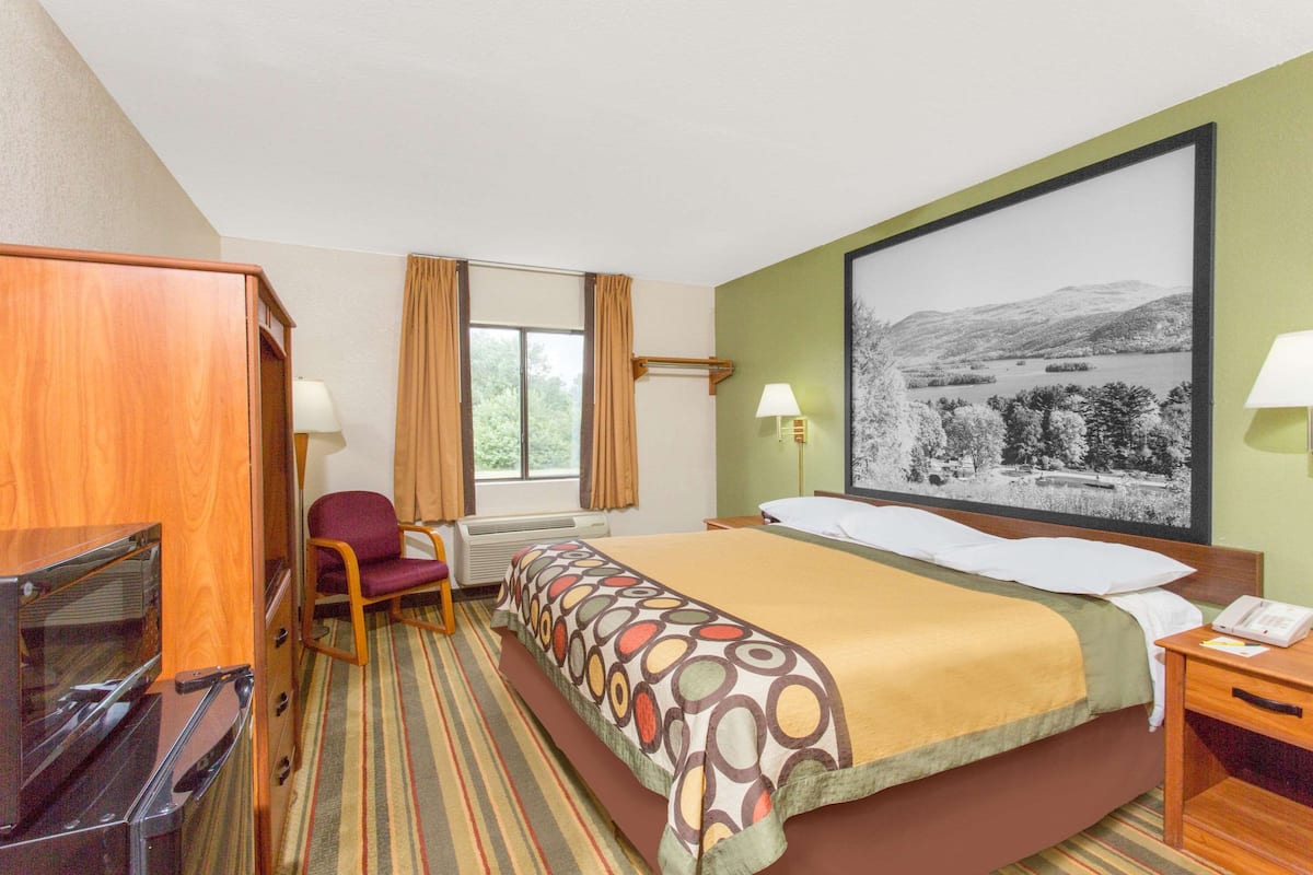 Cortinas blackout, tabla de planchar con plancha y wifi gratis
