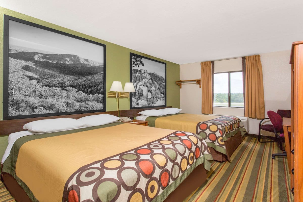 Cortinas blackout, tabla de planchar con plancha y wifi gratis