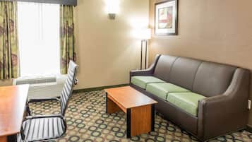 1 bedroom, pillow-top beds, desk, laptop workspace