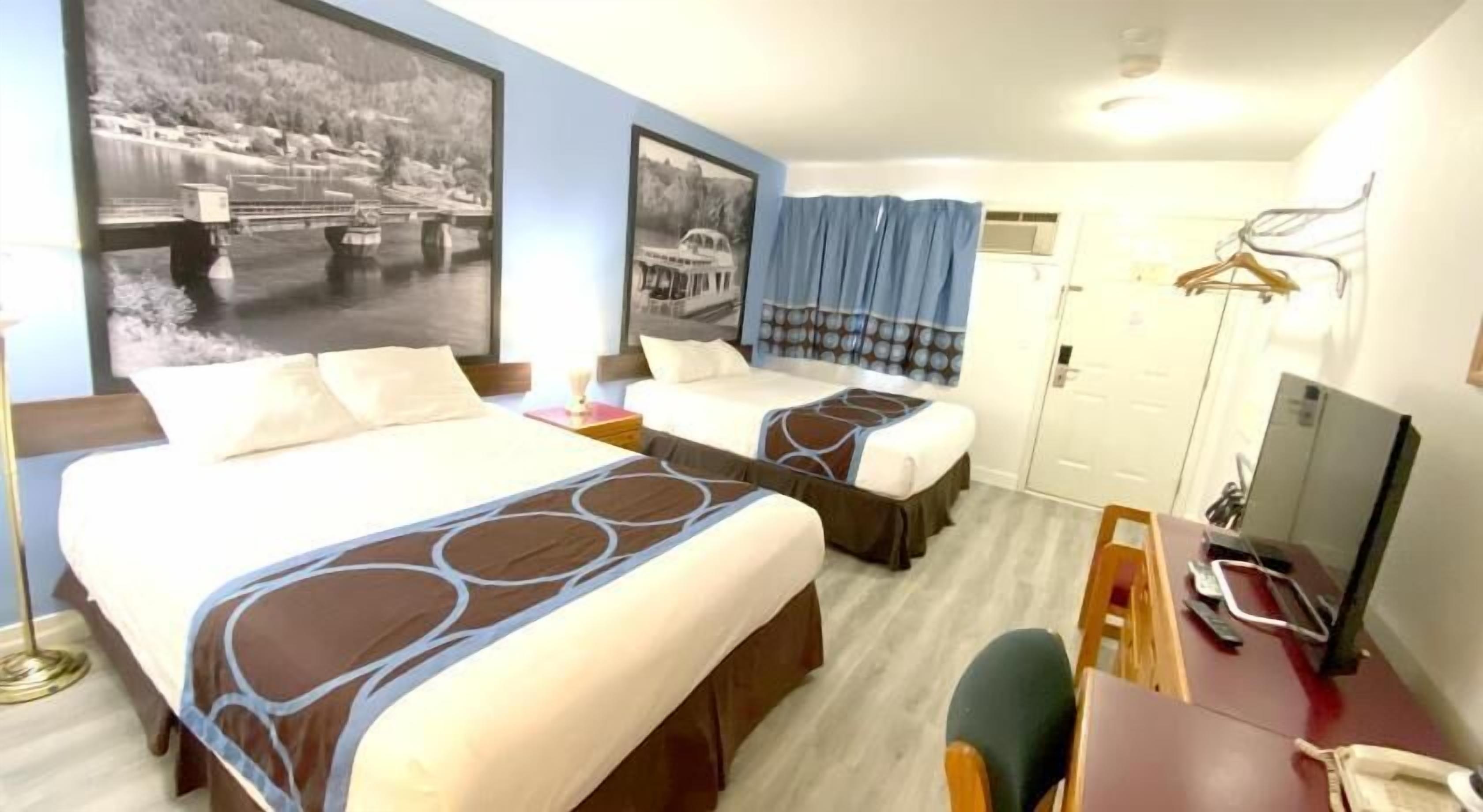 Cunas gratuitas, wifi gratis, ropa de cama y despertador 