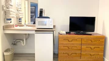 Free cribs/infant beds, free WiFi, bed sheets, alarm clocks