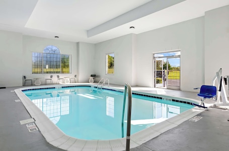 Piscina. Spark by Hilton Winston-Salem University