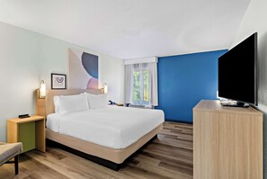 Iron/ironing board, free WiFi, bed sheets