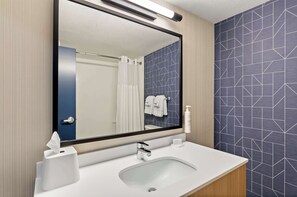 Room, 2 Queen Beds | Bathroom