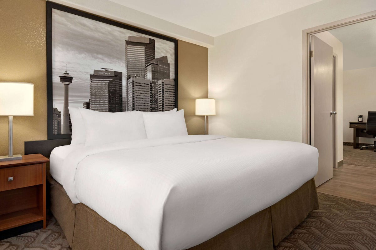 1 bedroom, desk, blackout curtains, free WiFi