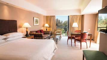 Premium bedding, minibar, in-room safe, desk