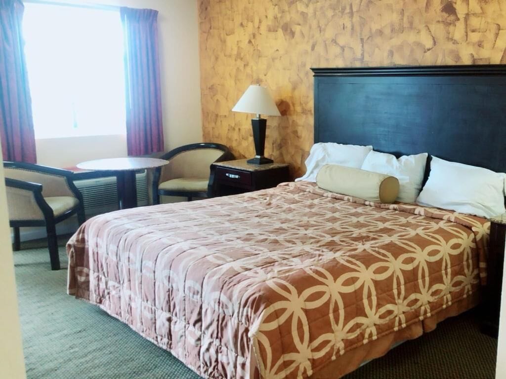 Kamer, 1 kingsize bed, niet-roken | 1 slaapkamer, een bureau, gratis wifi, beddengoed