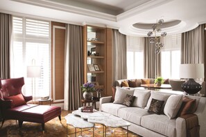 The Oscar Suite | Living area | Smart TV, MP3 dock, heated floors