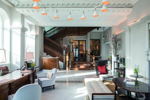Lobby sitting area - The Cadogan, A Belmond Hotel, London (London)