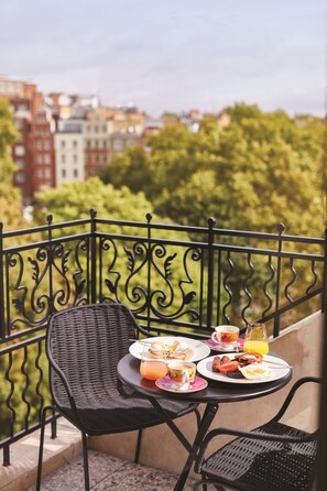 The Cadogan Penthouse | Egyptian cotton sheets, premium bedding, down comforters, pillowtop beds