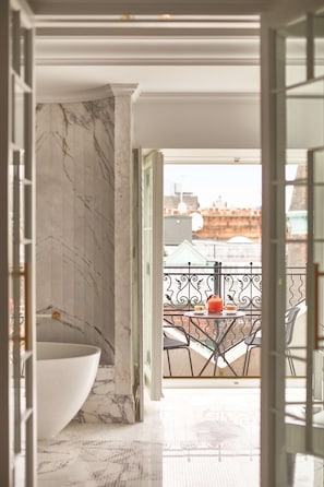 The Cadogan Penthouse | Bathroom