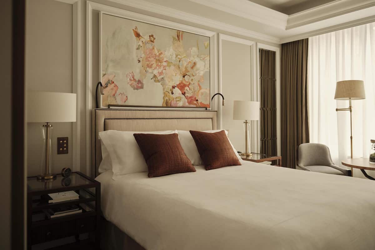 Egyptian cotton sheets, premium bedding, down comforters, pillowtop beds