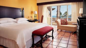 Minibar, caja de seguridad en la habitación y escritorio