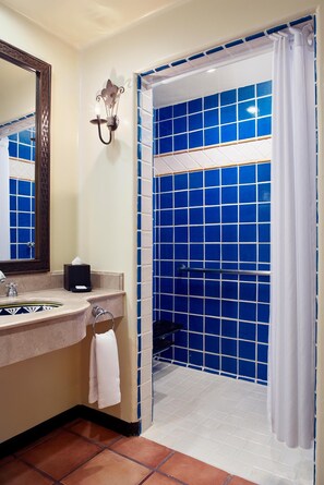 Bathroom | Separate bathtub and shower, jetted bath, free toiletries, hair dryer - Hacienda Del Mar Los Cabos, Autograph Collection (Cabo San Lucas)
