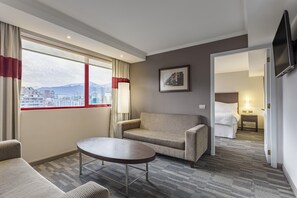 Deluxe Suite, 1 King Bed, Corner | Living area - Four Points by Sheraton Santiago (Santiago)