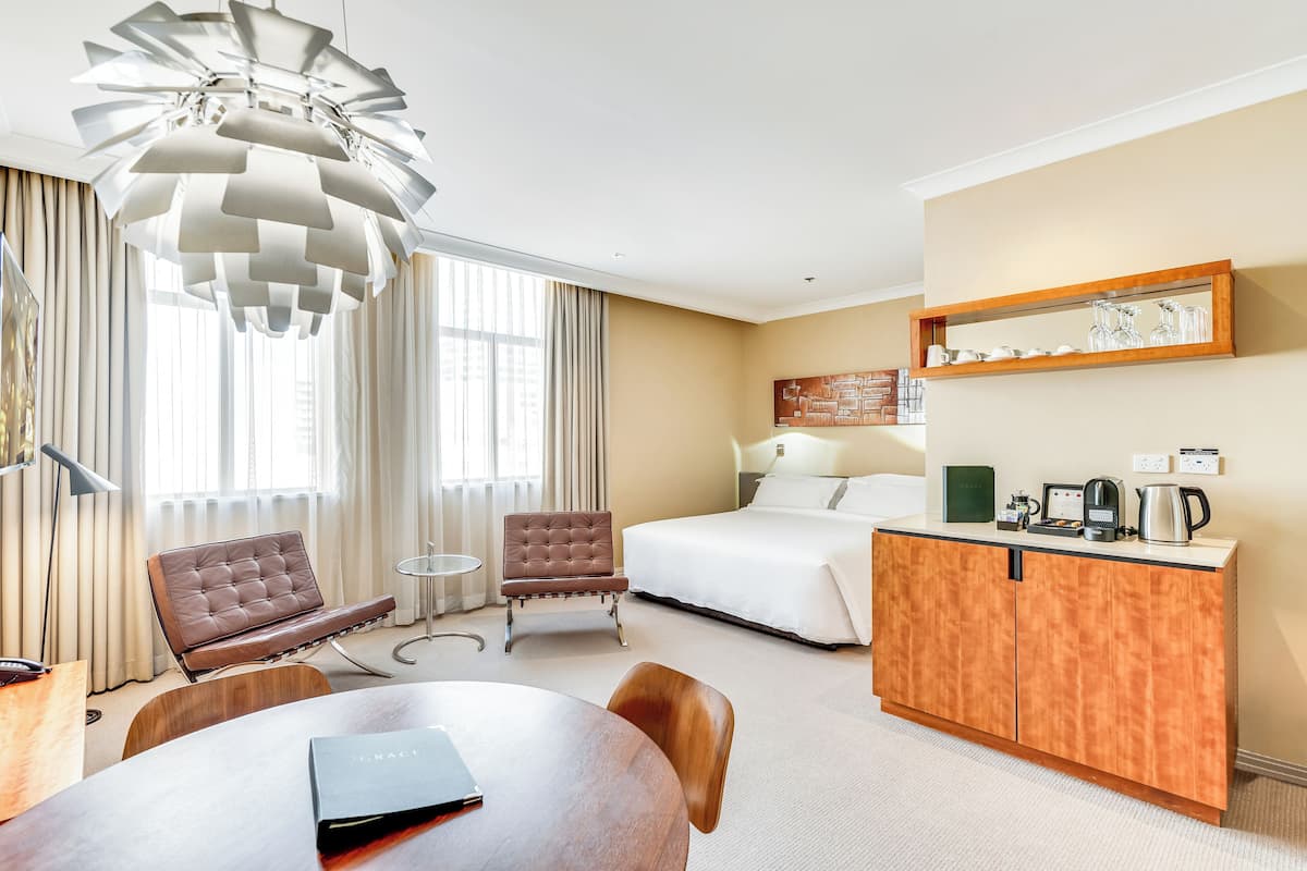 1 bedroom, Egyptian cotton sheets, premium bedding, free minibar items