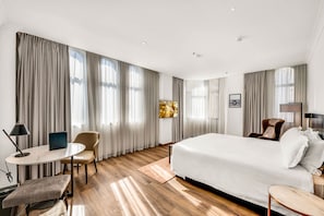 Chambre Signature (Premium Corner King) | Draps en coton égyptien, literie de qualité supérieure