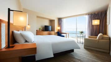 Quarto casal superior (Precious Floor) | Frigobar, cofres nos quartos, individualmente decorados, escrivaninha