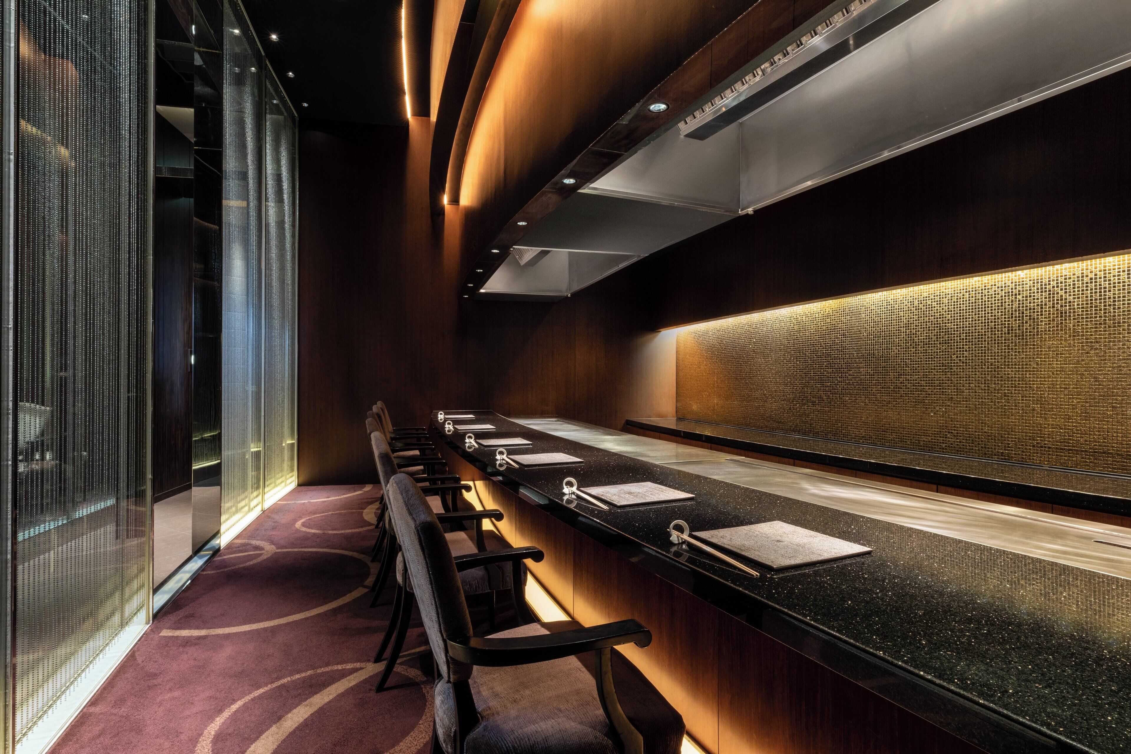 2 restaurants, breakfast, lunch, dinner served; french cuisine