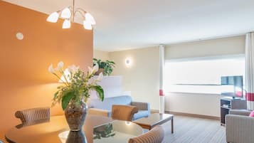 Suite exécutive, 1 très grand lit, non-fumeur | Literie hypoallergénique, coffre-fort, bureau, système d’insonorisation