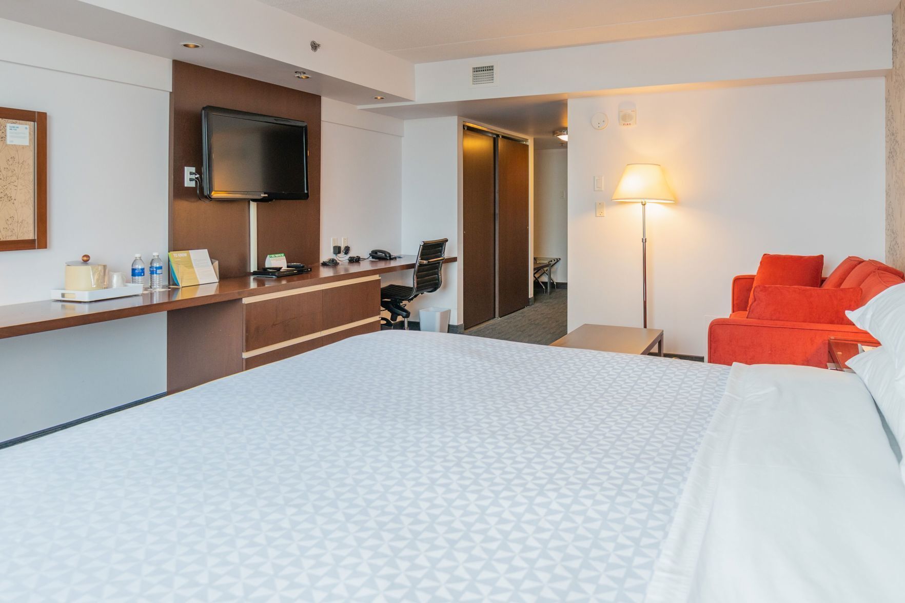 Hypo-allergenic bedding, in-room safe, desk, soundproofing